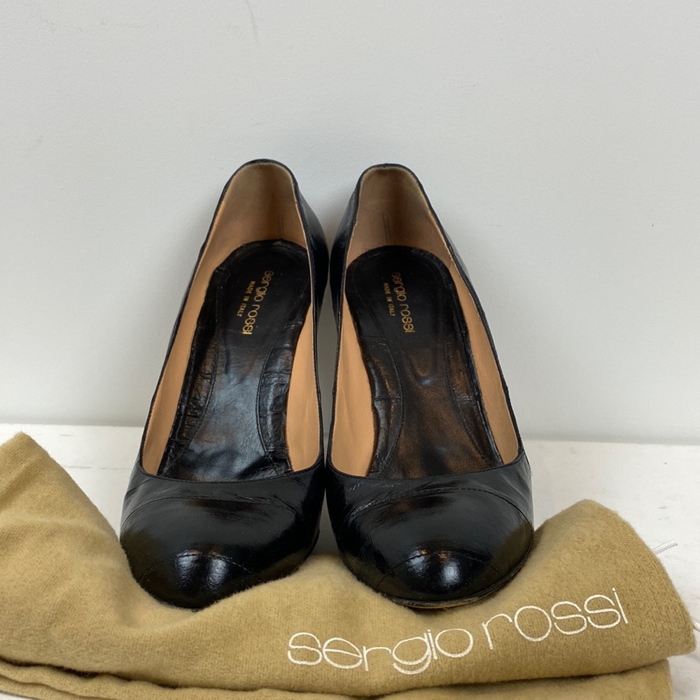 Sergio Rossi Black Round Toe Eel Skin Pumps in size 39